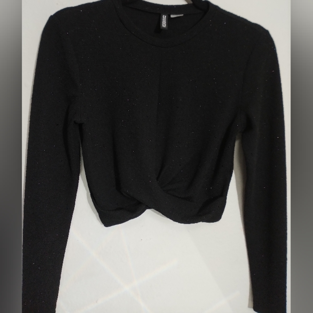 Divide H&M Long Sleeve Crop Shirt, sparkly black,size M